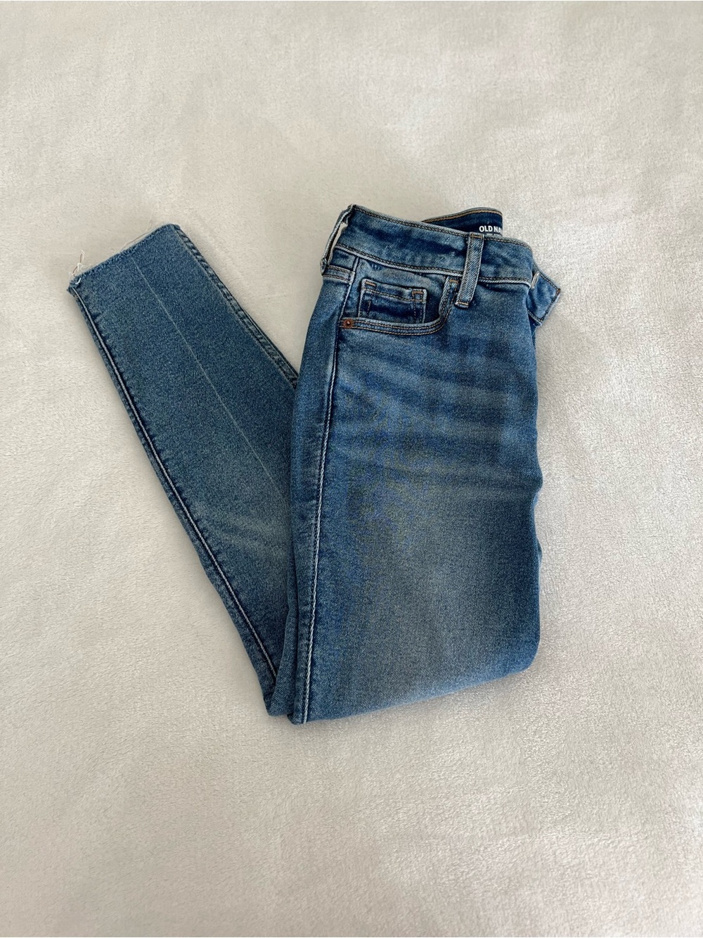 Old Navy Women’s Mid Blue High-Rise Skinny Jeans **4 Petite**